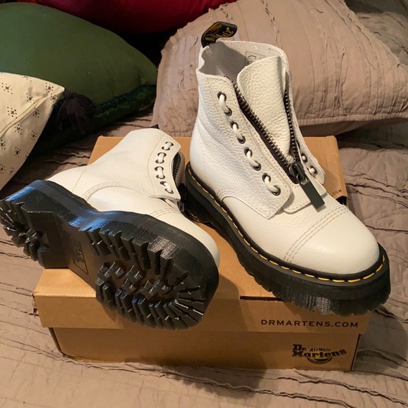 Dr. Martens Shoes - Dr. Martens Sinclair Boot